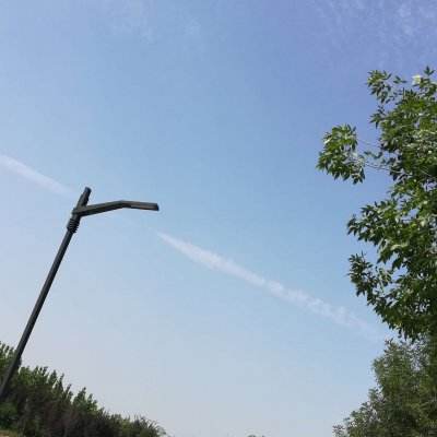 今天傍晚后沙尘将减弱消散，明天北京依然有强劲北风